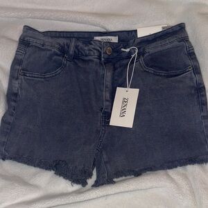 Zenana Outfitters Blue Jean Shorts High-Waisted Frayed Hem